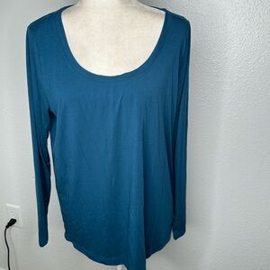 Athleta Scoop Neck long sleeve top